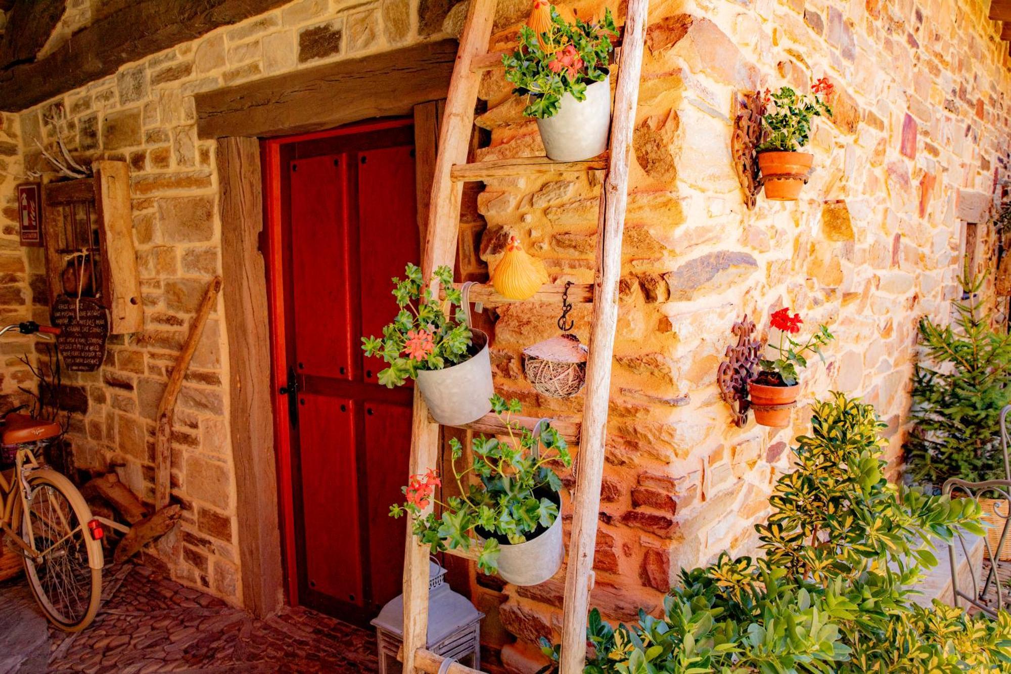 Via Avis Guest House Santa Catalina de Somoza Bagian luar foto